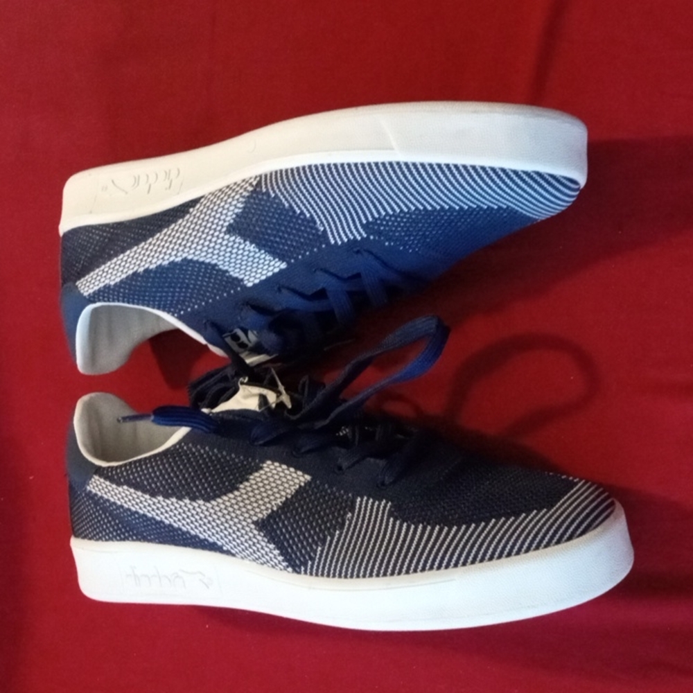 DIADORA'S. - Picture 3 of 4